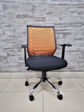 Кресло Barneo K-138 для персонала (черная ткань оранжевая сетка) в Кировграде - kirovgrad.mebel-74.com | фото